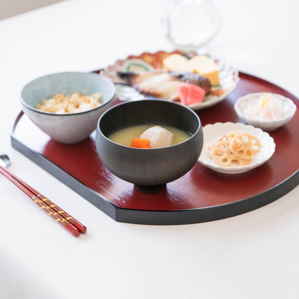 https://cdn.shopify.com/s/files/1/0553/0461/8173/t/34/assets/gatomikioaekaroundshapedyamanakalacquermisosoupbowlmusubikilnhandmadejapanesetablewareandjapanesedinnerware948270_600x-1643766274364.jpg?v=1643766276