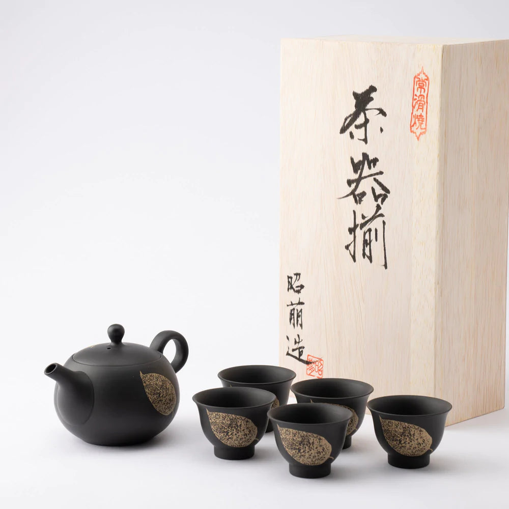 SAKI Large Porcelain Teapot, 48 Ounce Tea Pot with Infuser, Loose Leaf and  Blooming Tea Pot - Black