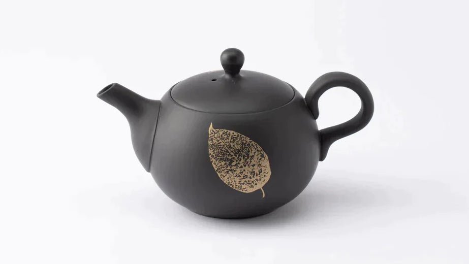 SAKI Porcelain Teapot, 48 Ounce Tea Pot with Infuser, Loose Leaf and  Blooming Tea Pot - Black 