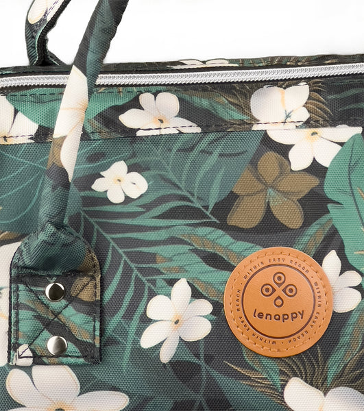 A closer look at the Jungle-colored fabric of the Lenappy diaper bag