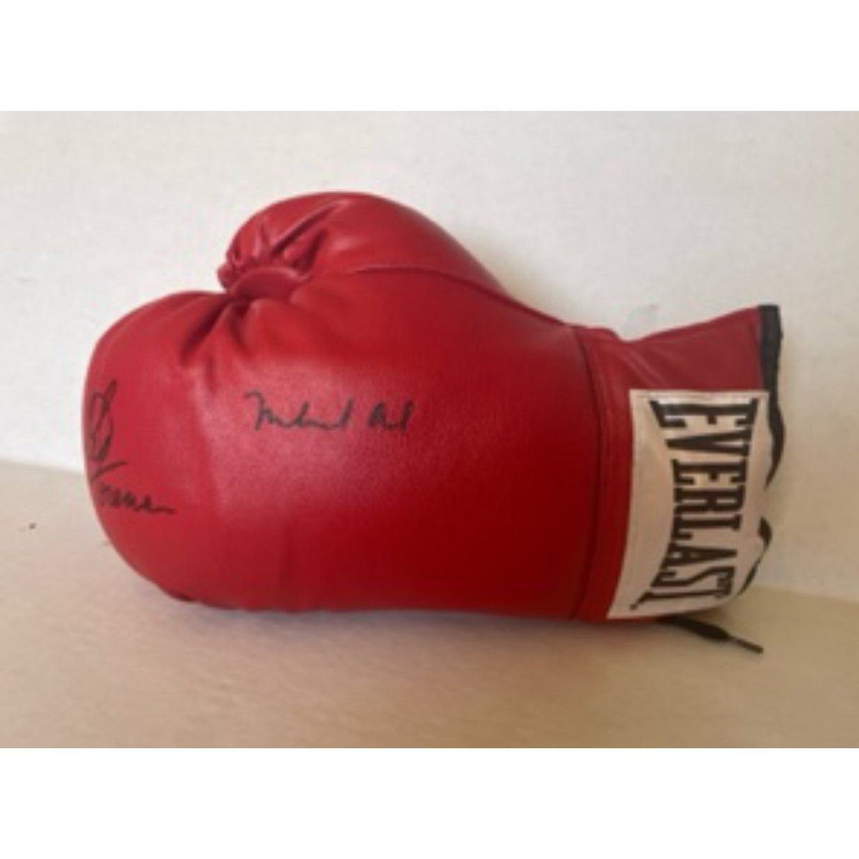 Ali George Foreman leather Everlast boxing gloves signed – Awesome Artifacts