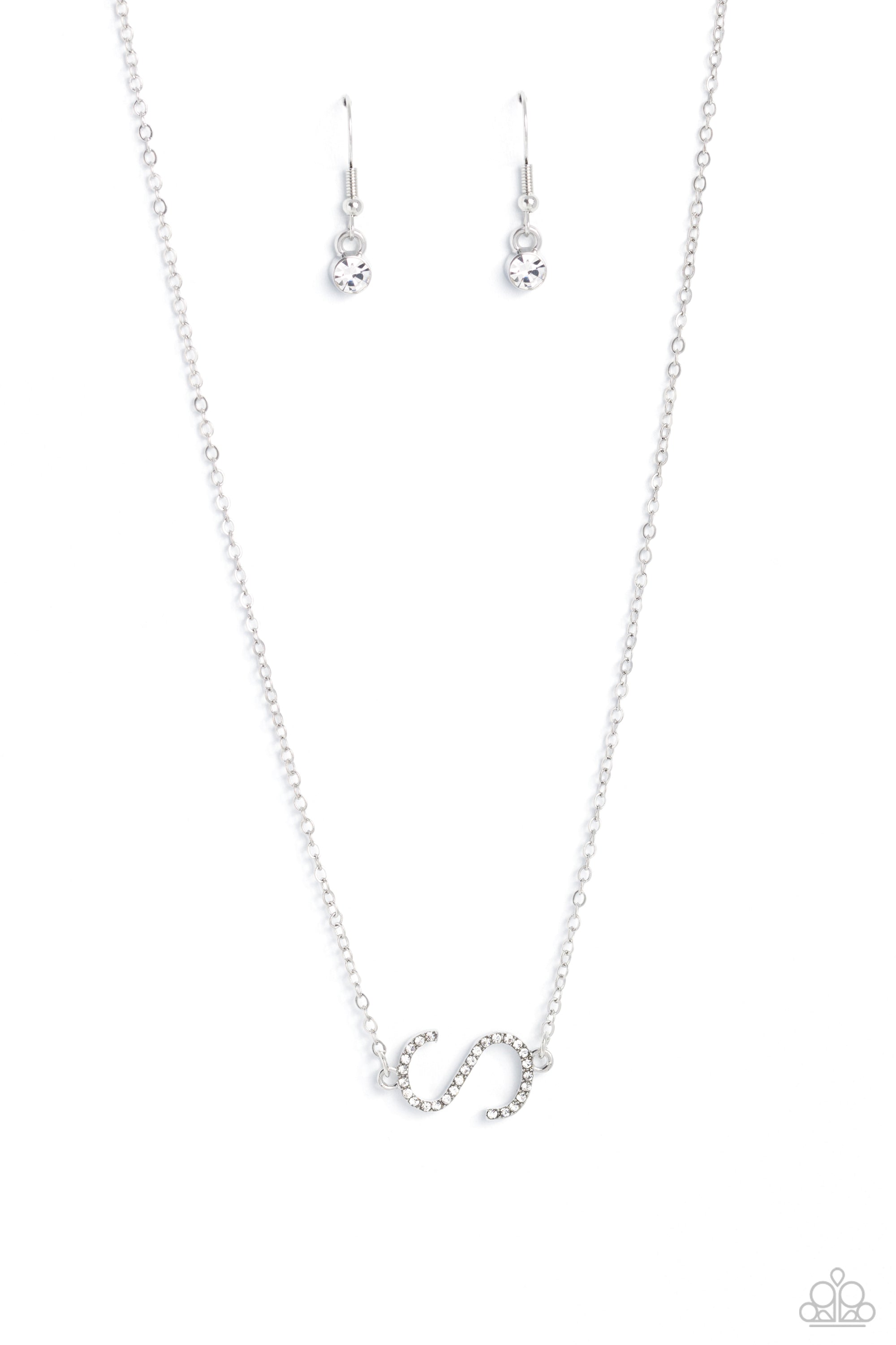 INITIALLY Yours - S - White necklace D017