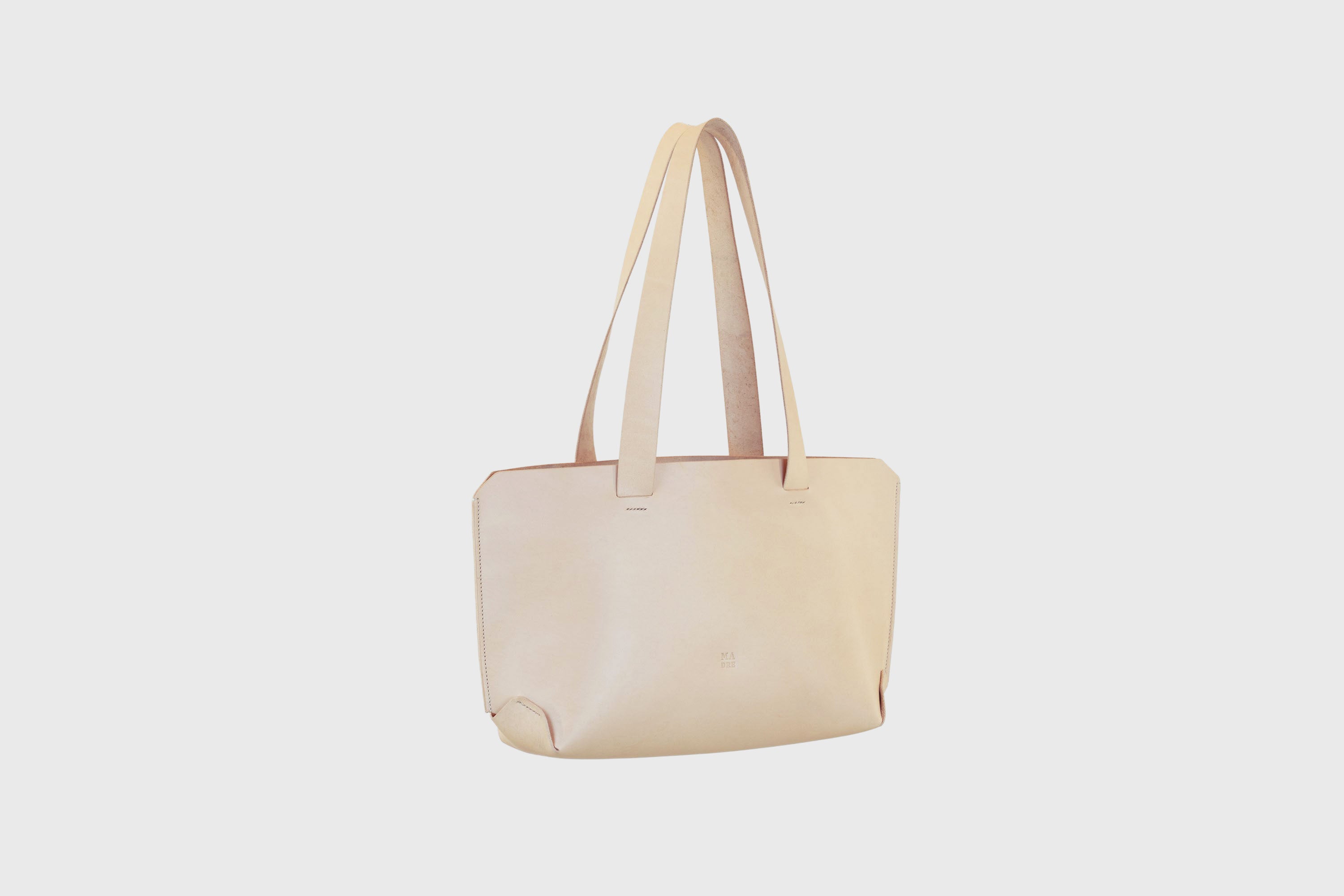 bolso de piel natural atelier madre Manuel Dreesmann Barcelona