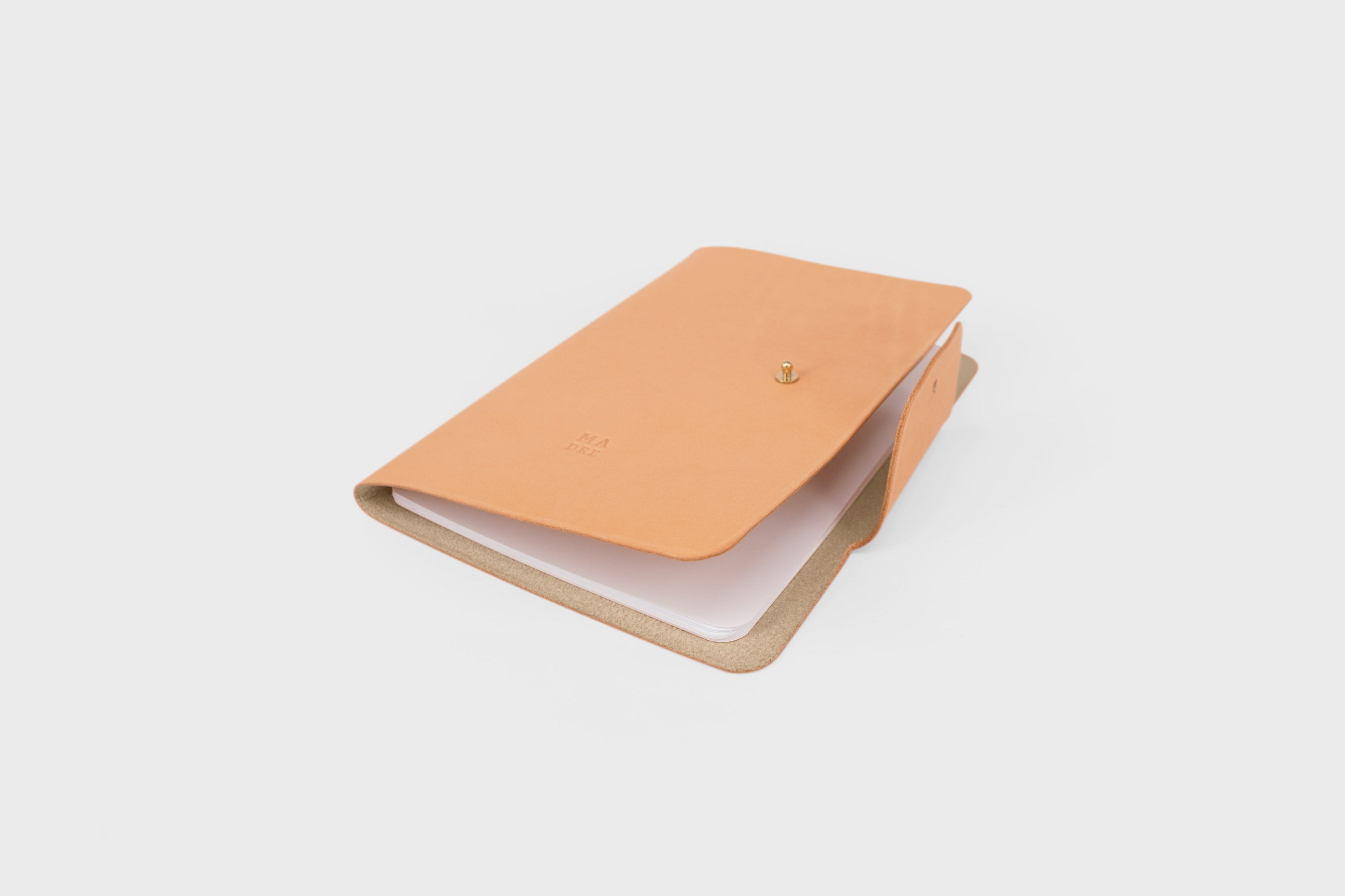 leather notebook Atelier Madre Manuel Dreesmann Barcelona