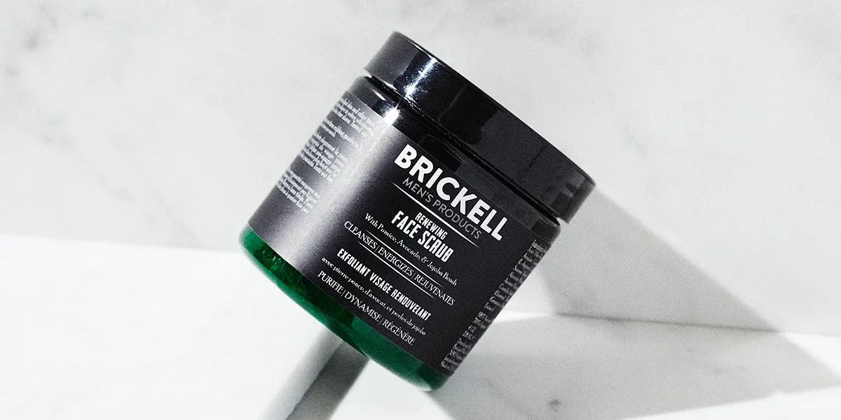 Öppna upp porerna innan du applicerar Brickell Renewing Face Scrub
