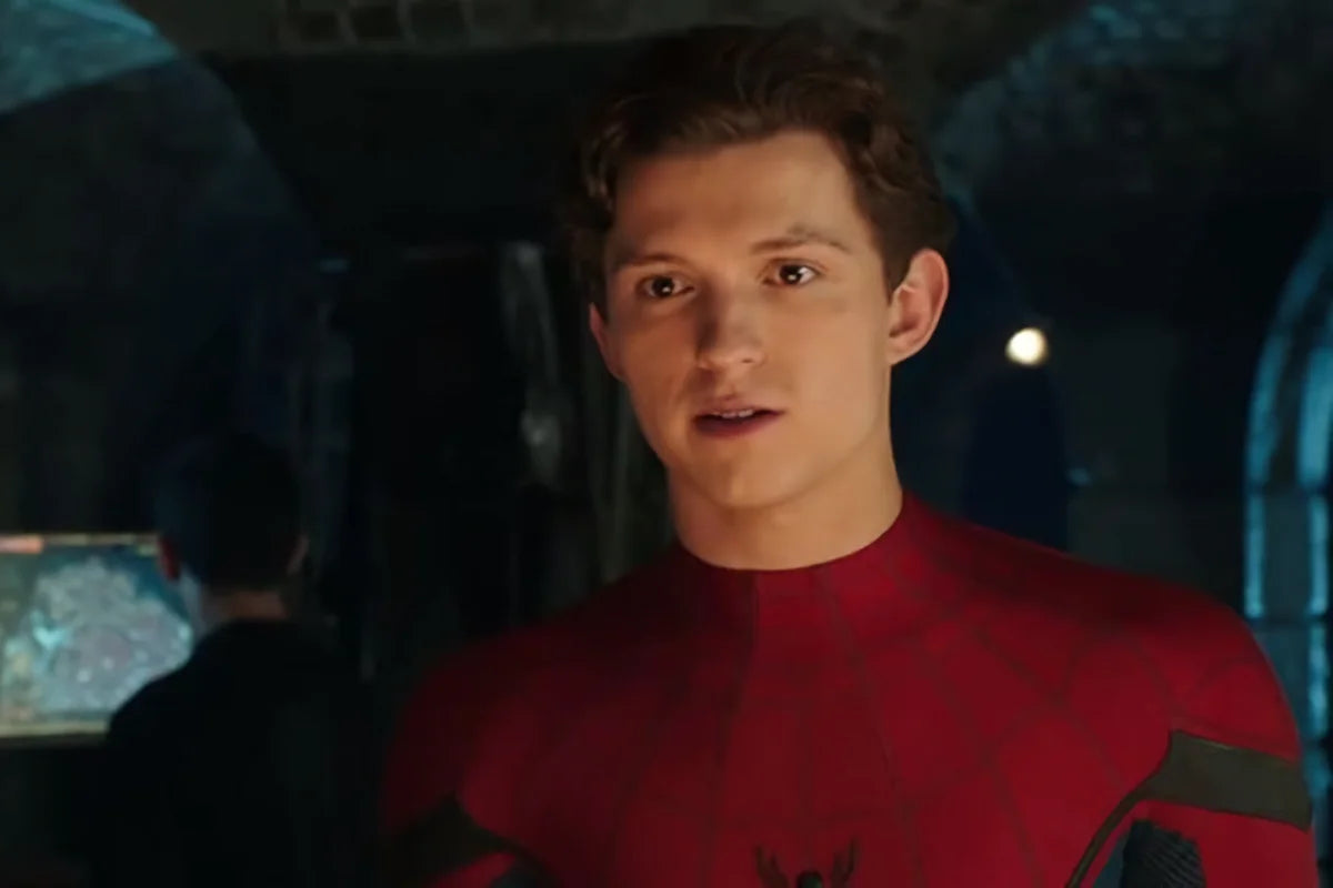 Tom Holland som Spiderman i Far From Home. Hudvård för ung hud: Din guide till fräsch hy börjar med rätt vanor – även för superhjältar
