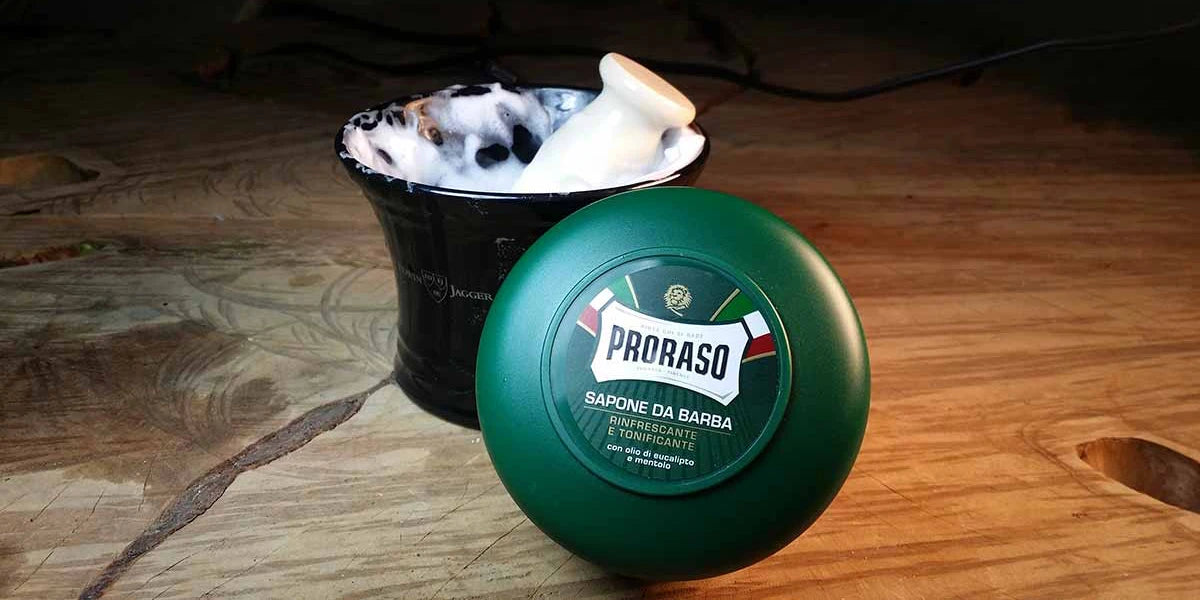 Proraso raktvål med rakborste i skål