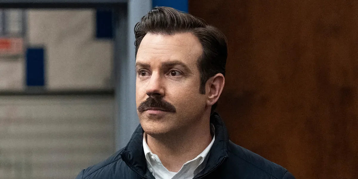 Jason Sudeikis i sin Ted Lasso frisyr