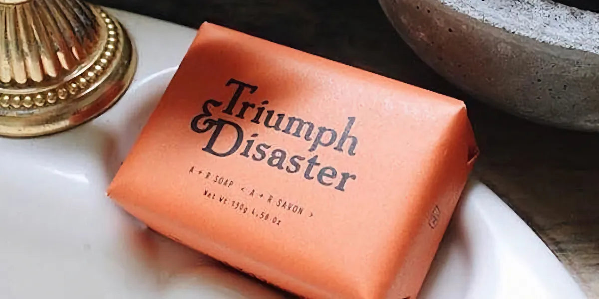 Triumph & Disaster A + R Soap känns behaglig mot huden