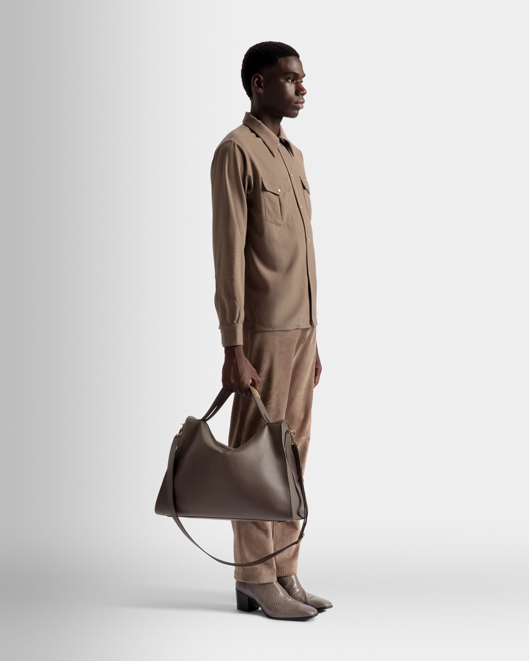 Arkle Soft Tote Bag | Men's Tote Bag |Grey Leather | Bally | On Model Front