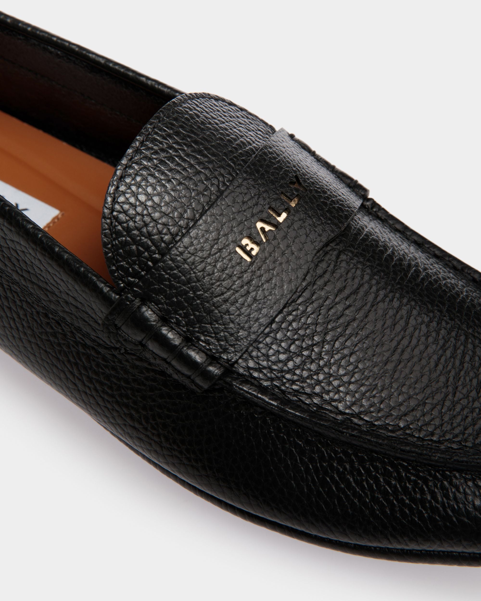 Kerbs | Men's Driver in Black Grained Leather | Bally | Still Life Detail