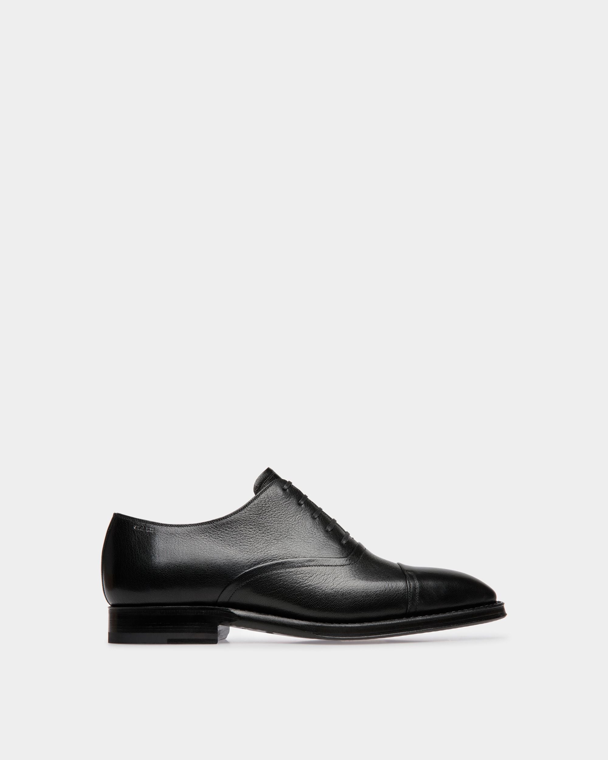 Scribe | Men's Oxford in Black Grained Leather | Bally | Still Life Side