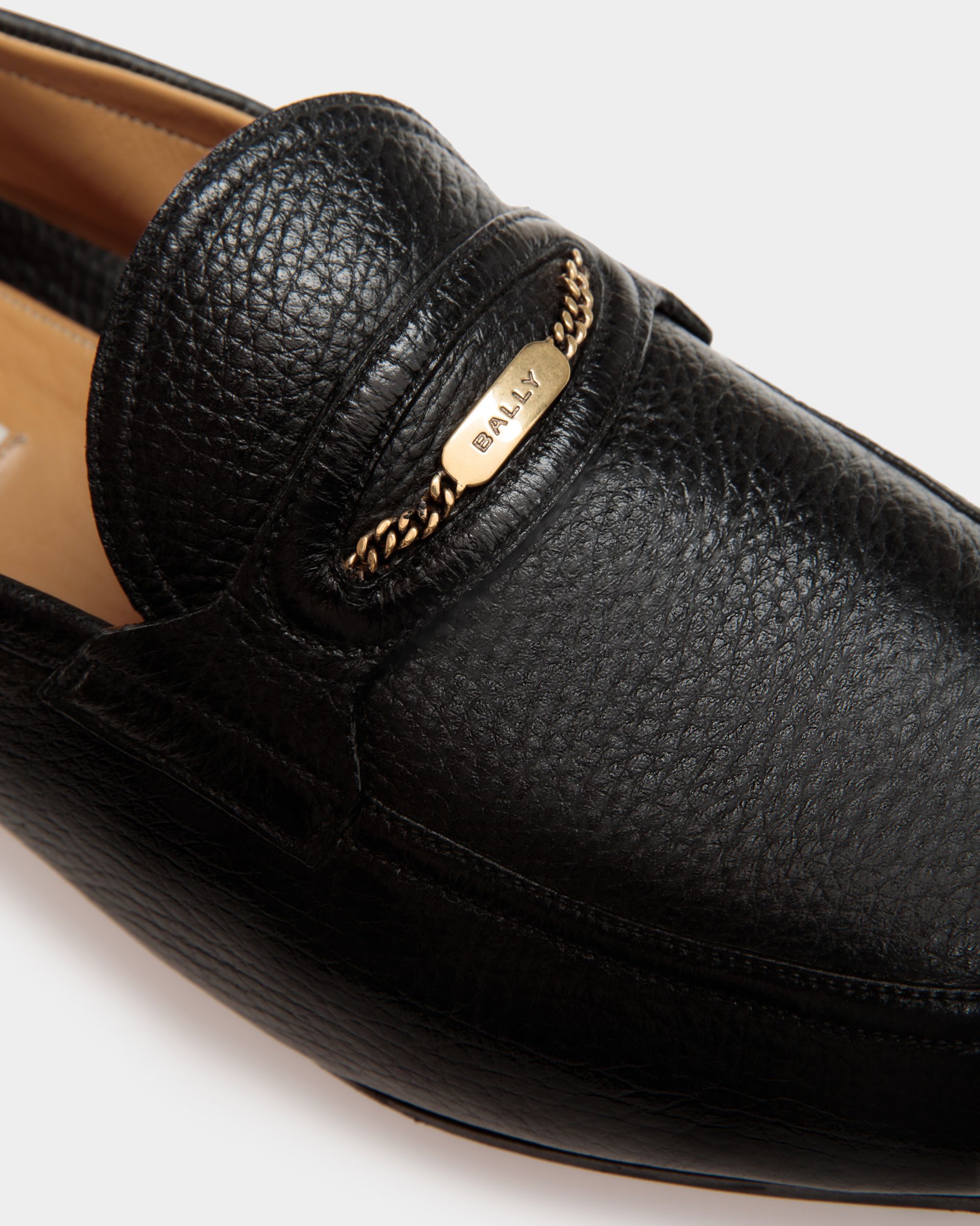 Pesek | Men's Loafers | Black Leather | Bally | Still Life Detail