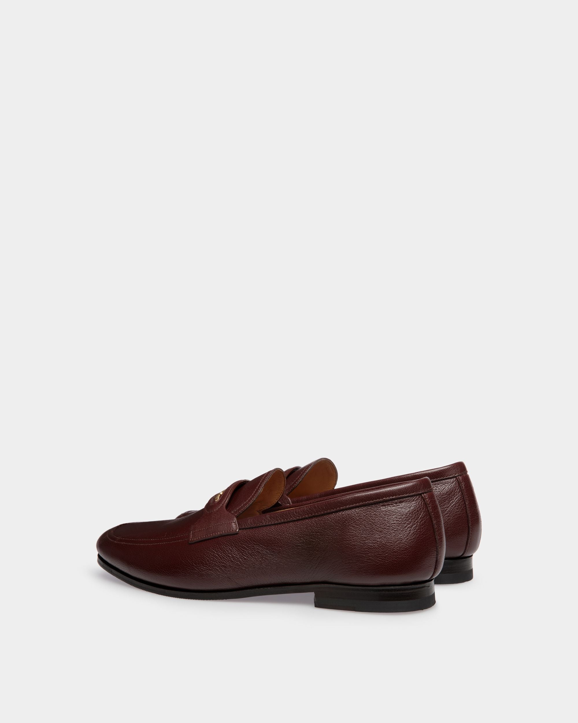 Plume | Men's Loafer in Chestnut Brown Grained Leather | Bally | Still Life 3/4 Back