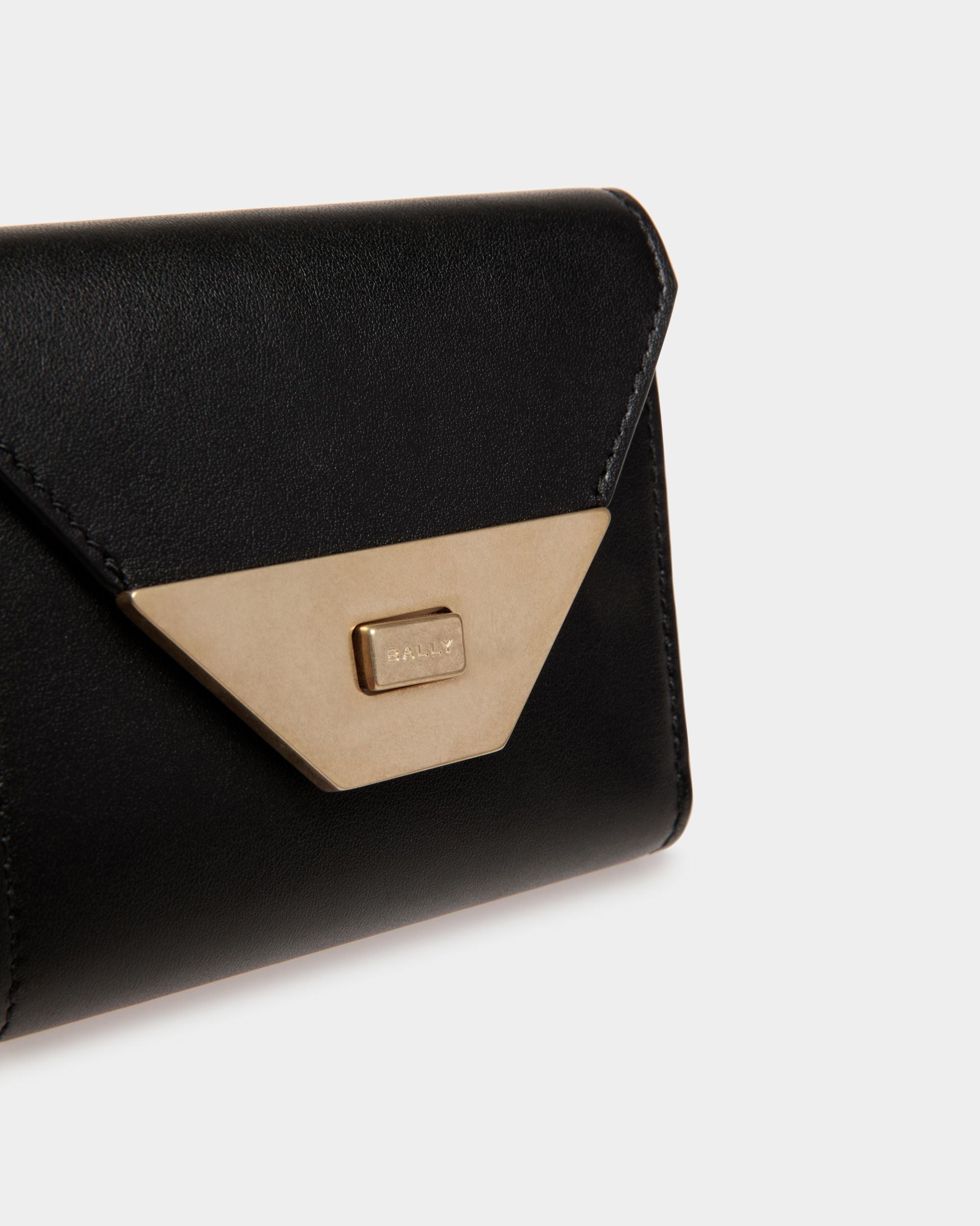 Tilt | Women's Wallet in Black Leather | Bally | Still Life Detail