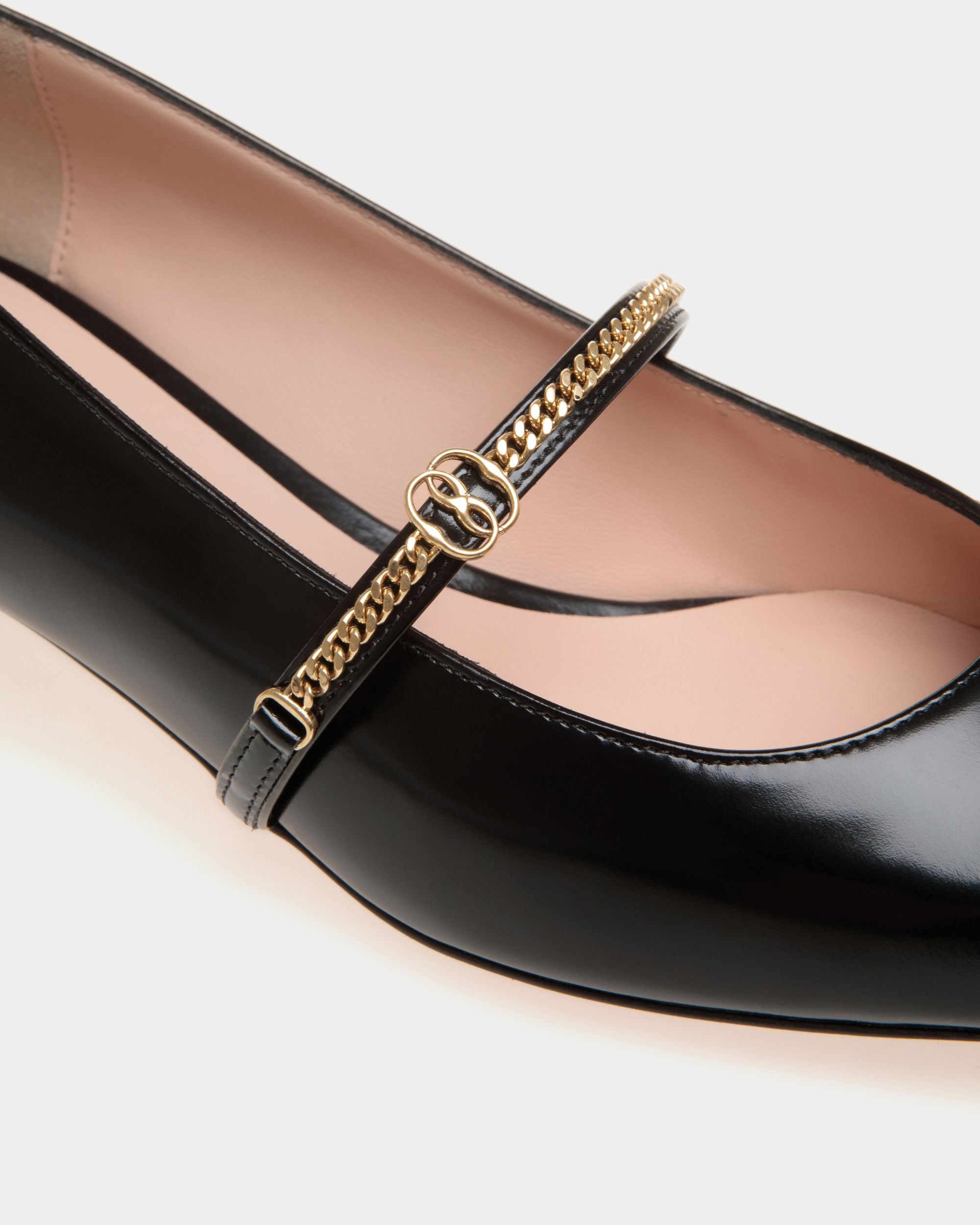 Sylt | Women's Mary-Jane Pump in Black Leather | Bally | Still Life Detail