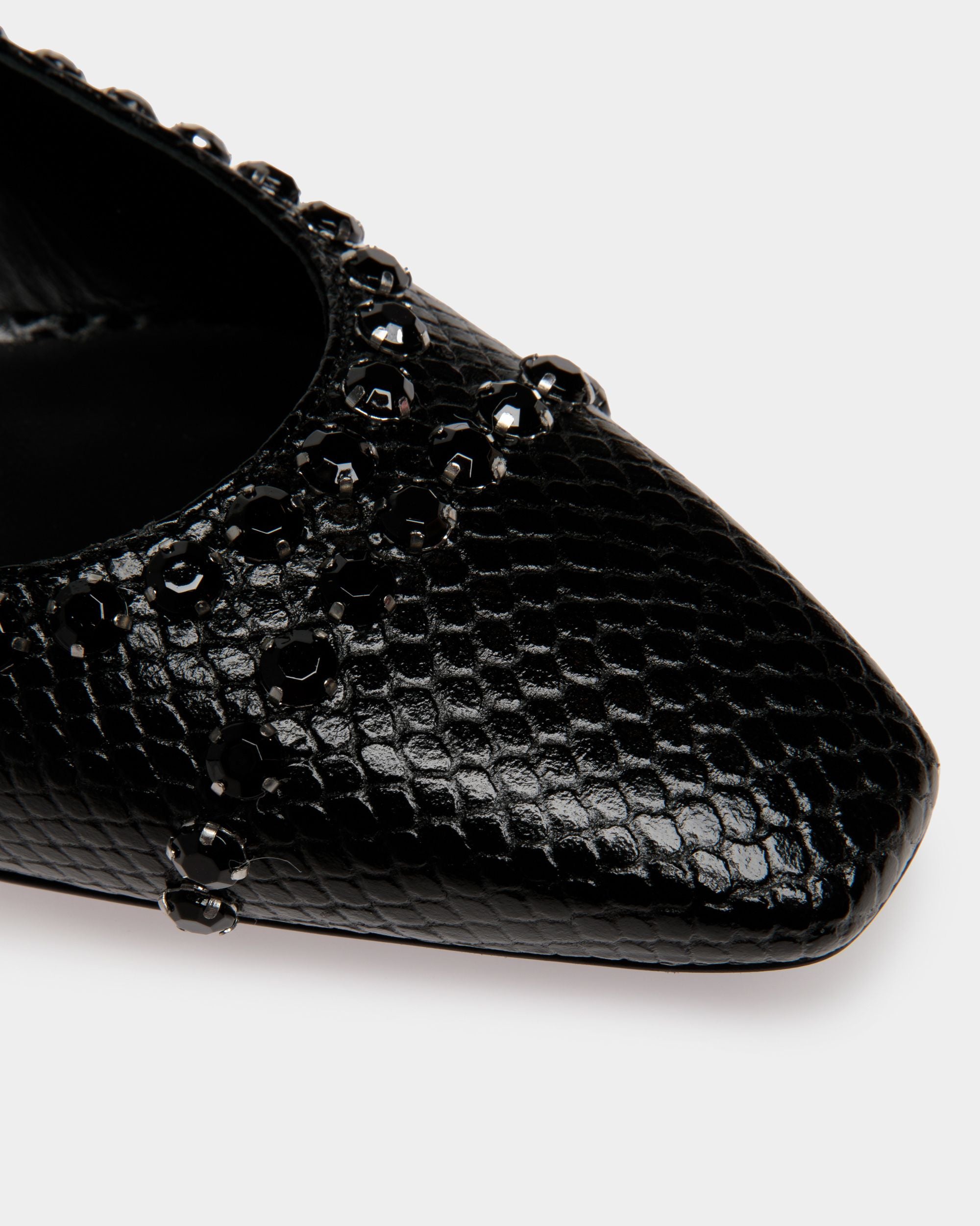 Sylt | Women's Slingback Pump in Black Python Printed Leather | Bally | Still Life Detail