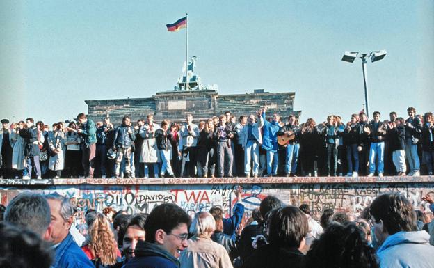 Manifestación caída Muro de Berlín.