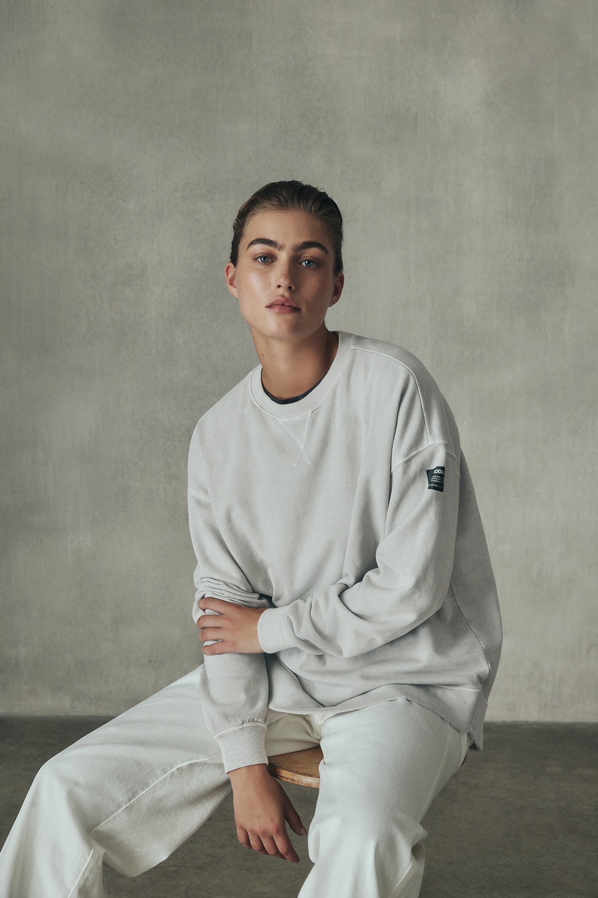 WHITE ELVAS SWEATSHIRT