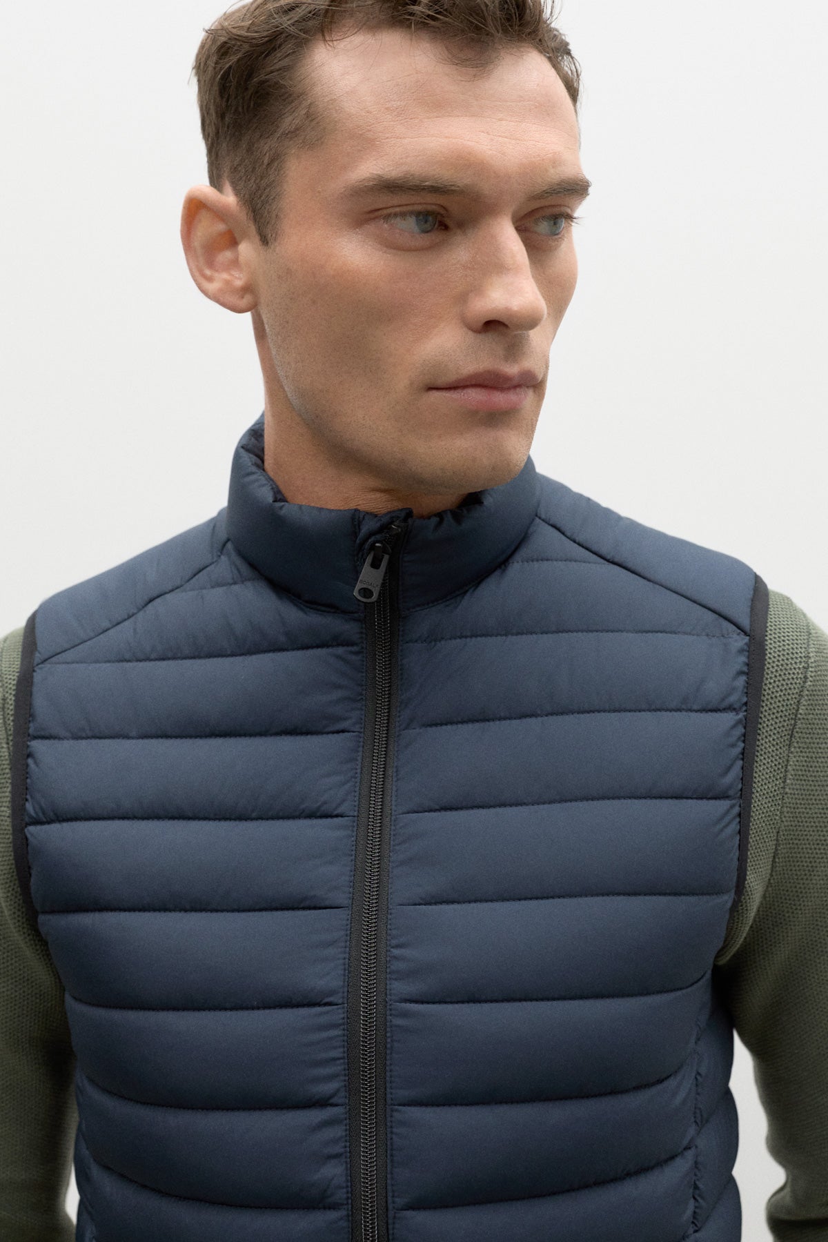 CARDIFF VEST DEEP NAVY