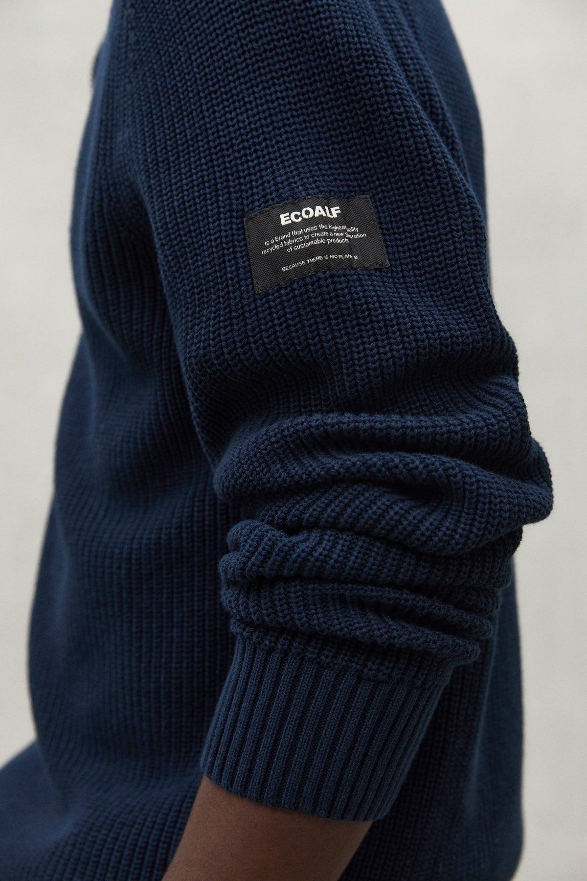 NAVY BLUE MERTO KNITTED SWEATER