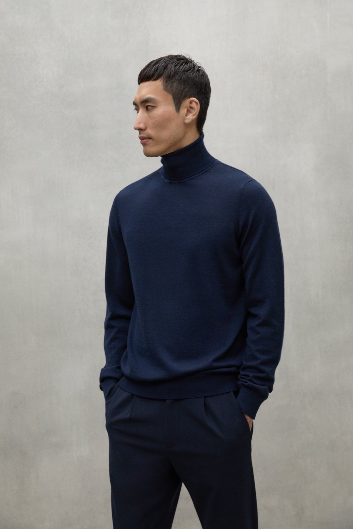 NAVY BLUE SAUCO SWEATER