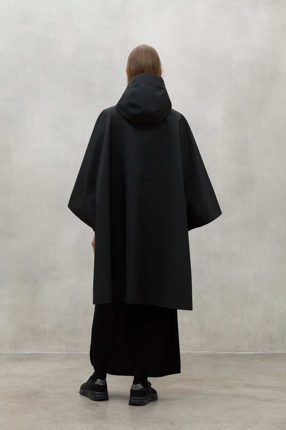 NIWA BLACK UNISEX CAPE