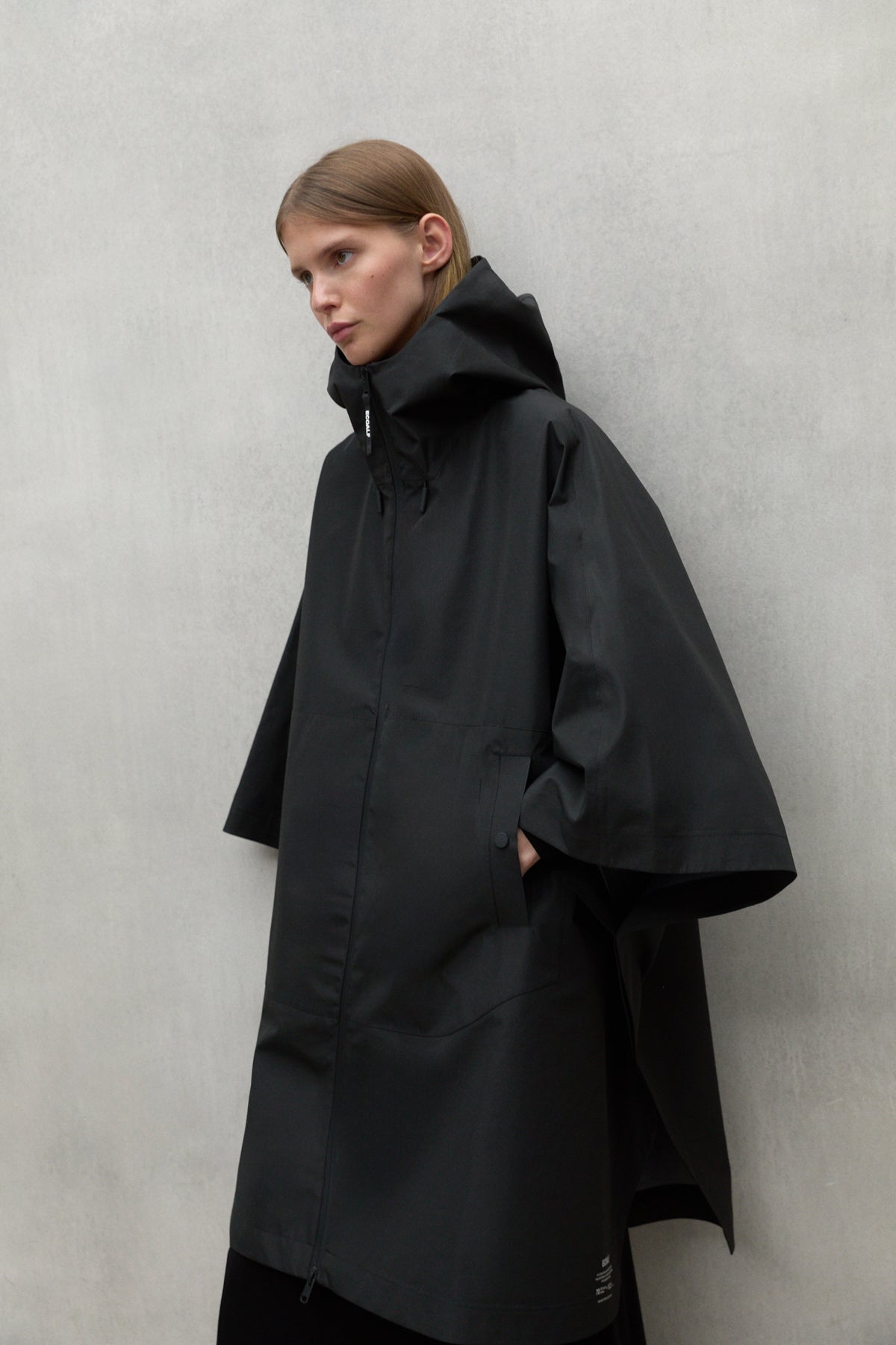 NIWA BLACK UNISEX CAPE