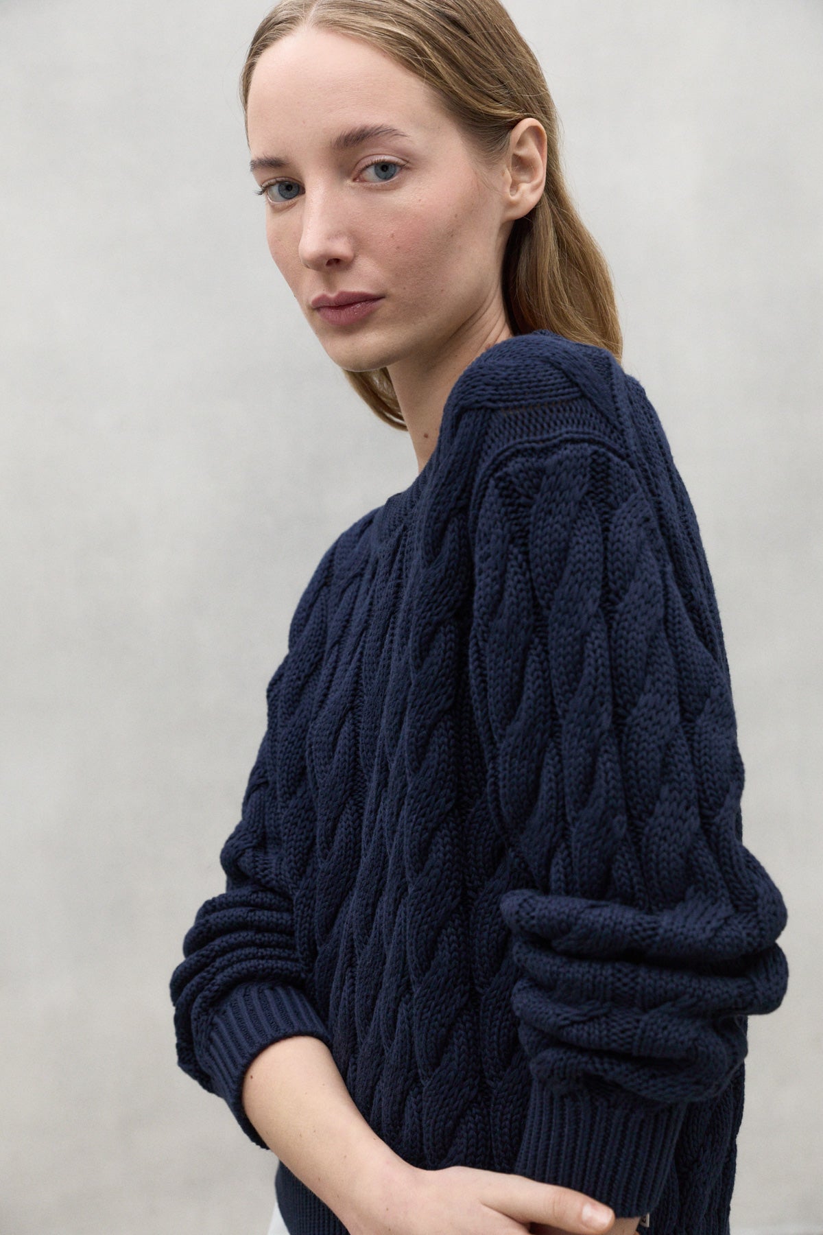 NAVY BLUE TIL KNITTED SWEATER