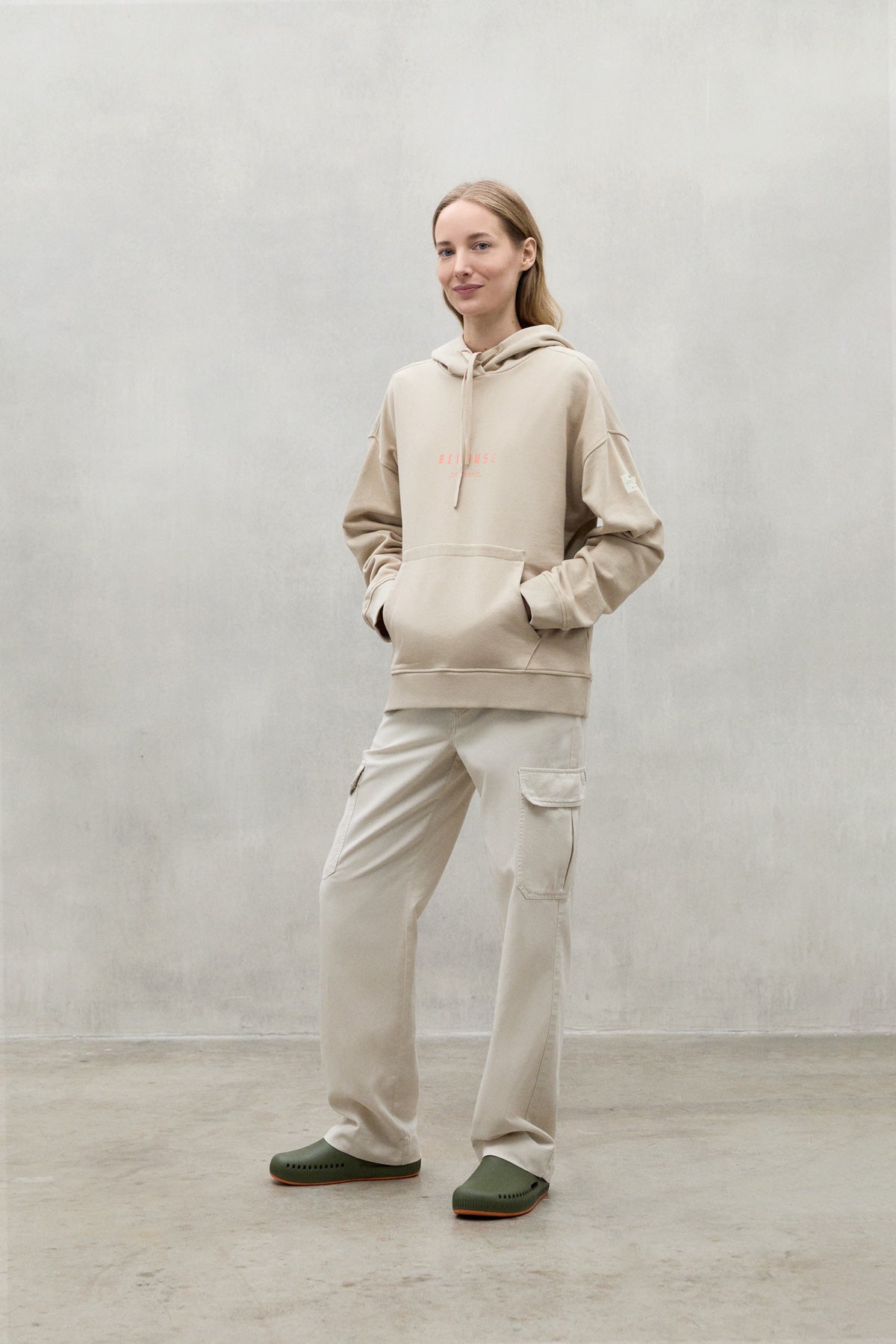 BEIGE MANISA SWEATSHIRT