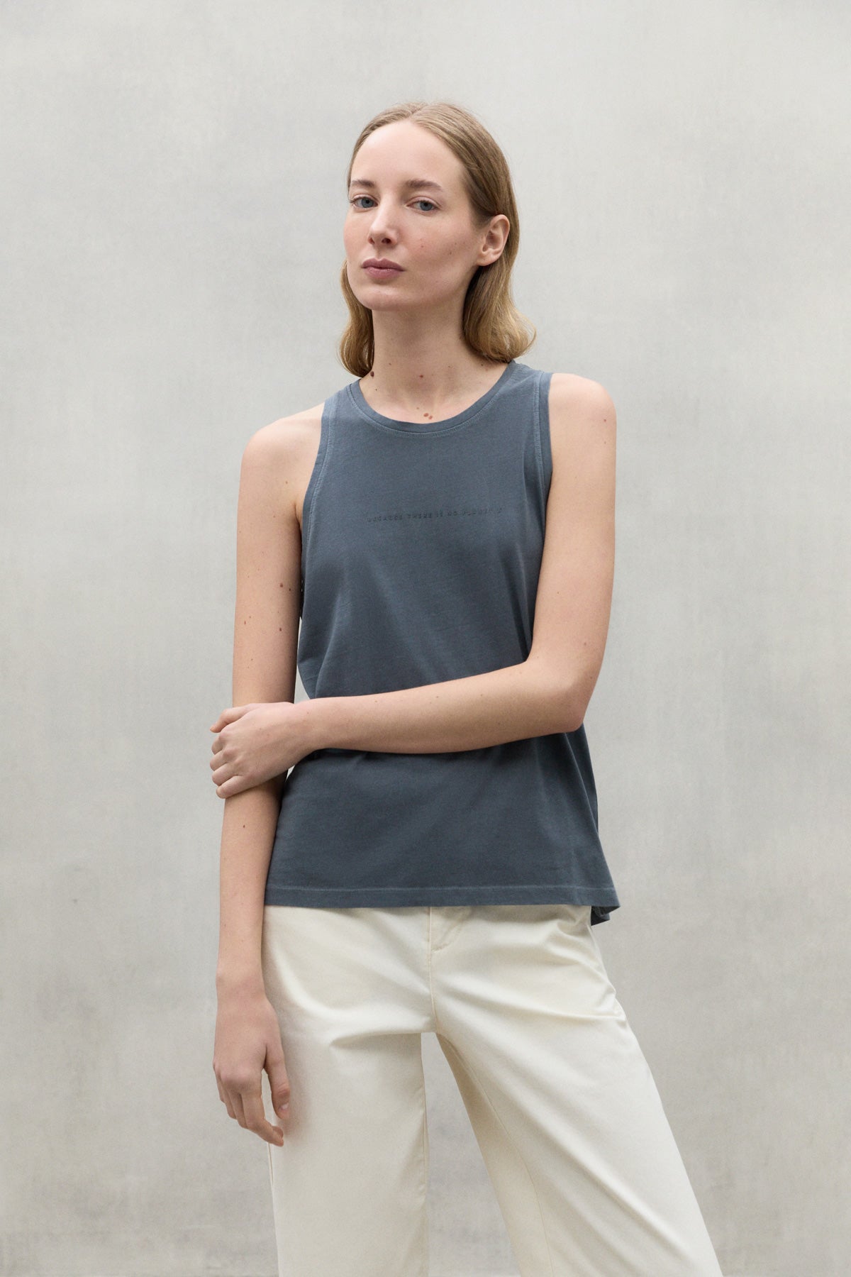 GREY SANDNES T-SHIRT