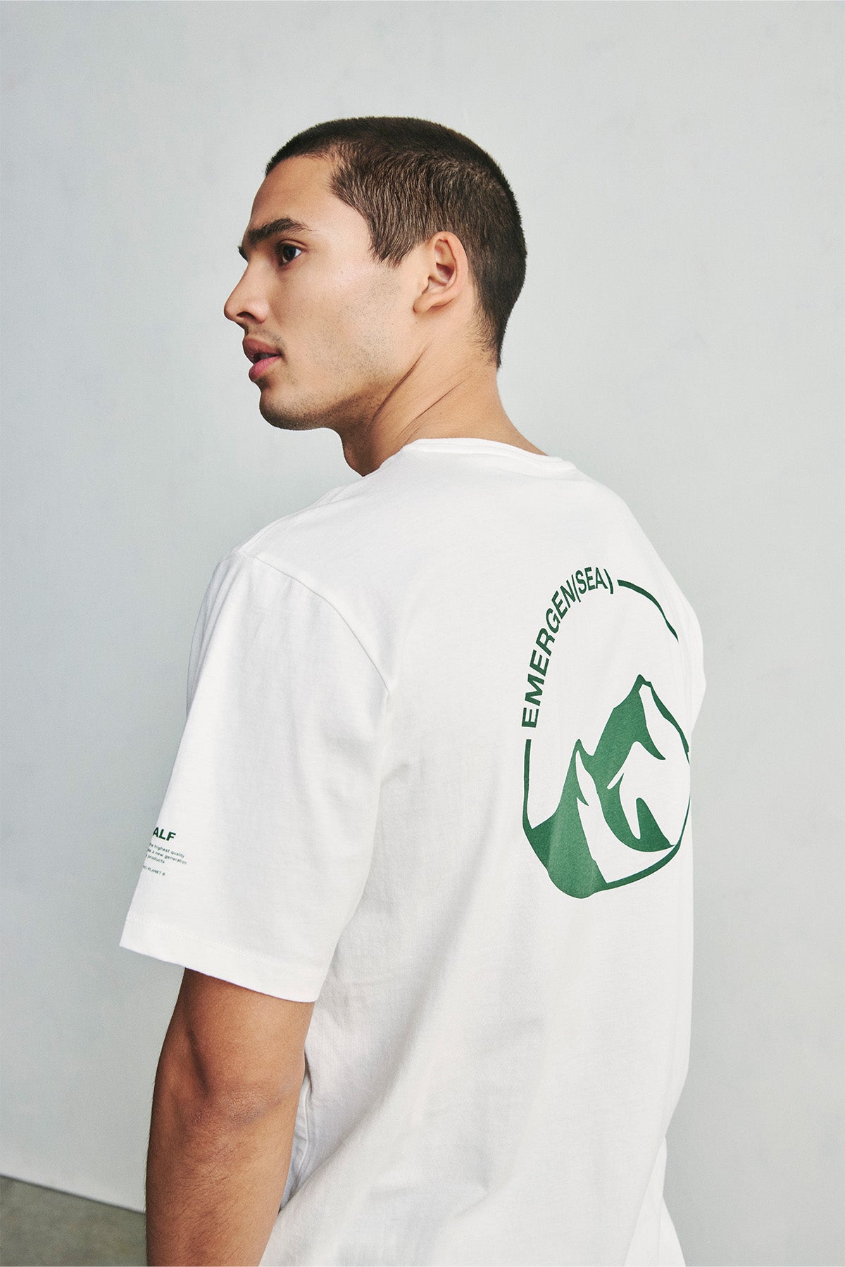 WHITE CHESTER T-SHIRT