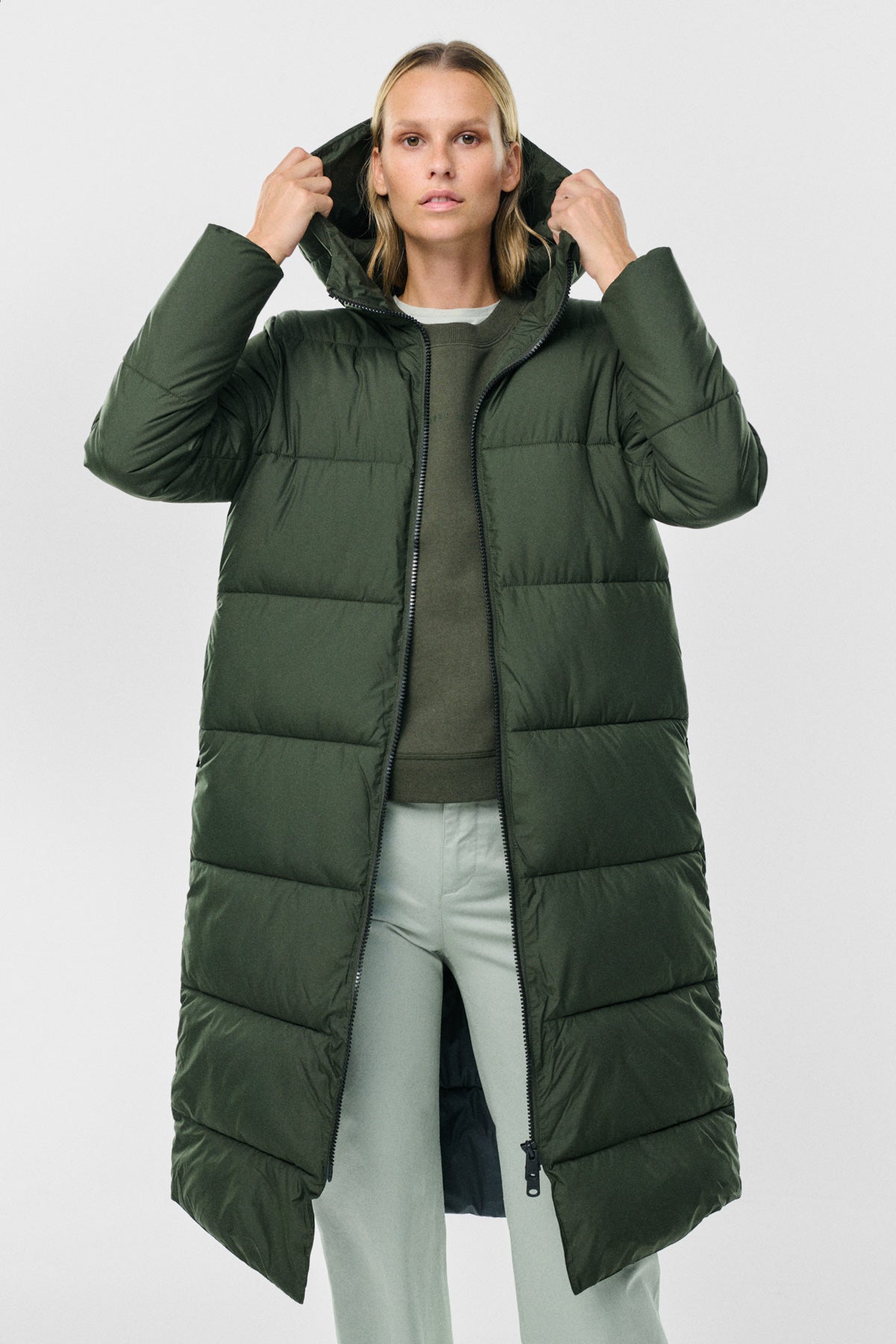 Ofertas en chaquetas de plumas y abrigos de marca otoño-invierno