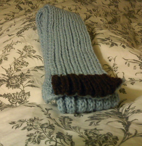 Knittedhome creates a little boy's baby blue straight scarf with brown edges