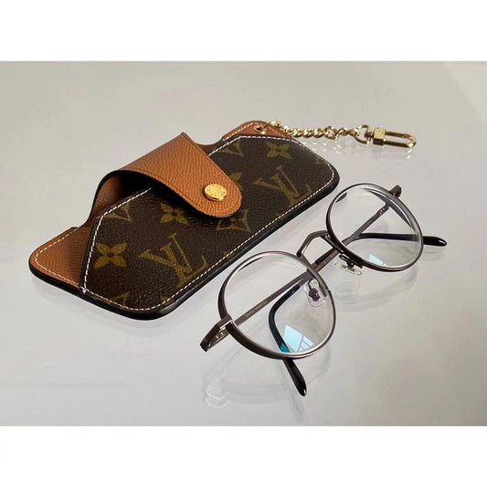 Oversized sunglasses Louis Vuitton Black in Other - 22515743