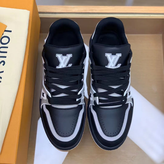 Louis Vuitton x Nigo Duck Trainer Sneakers - White Sneakers, Shoes -  LVNOU20257