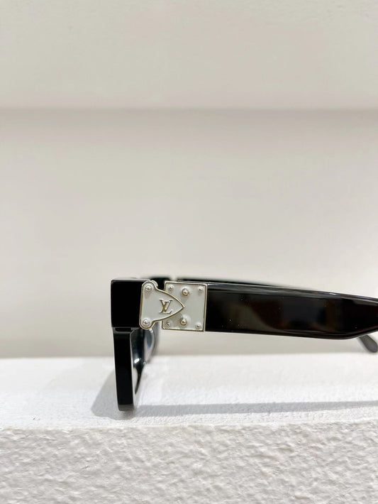 Louis Vuitton LV Clash Square Sunglasses Z1579E | Mengotti Couture®