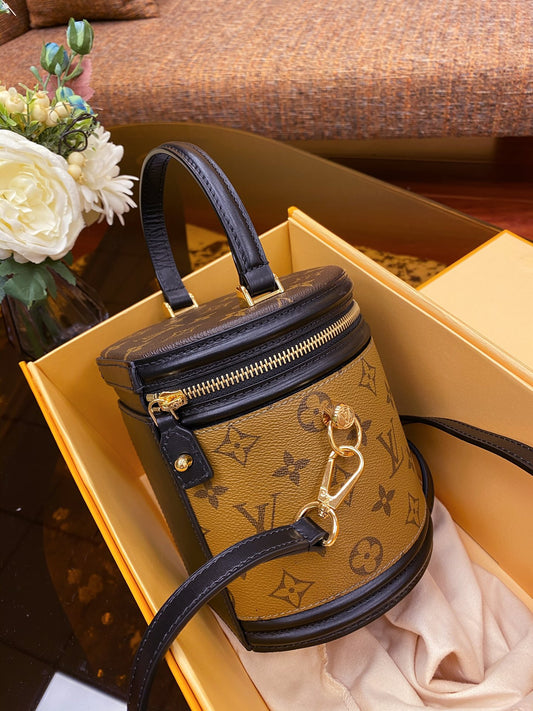 Shop Louis Vuitton Avenue Sling Bag (AVENUE SLINGBAG, M30863) by Mikrie