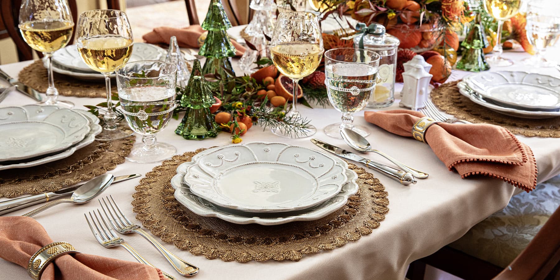 Beautiful table setting with Juliska dinnerware.