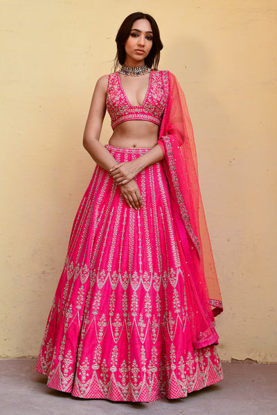 Buy Red embellished lehenga set by Chamee and Palak at Aashni and Co