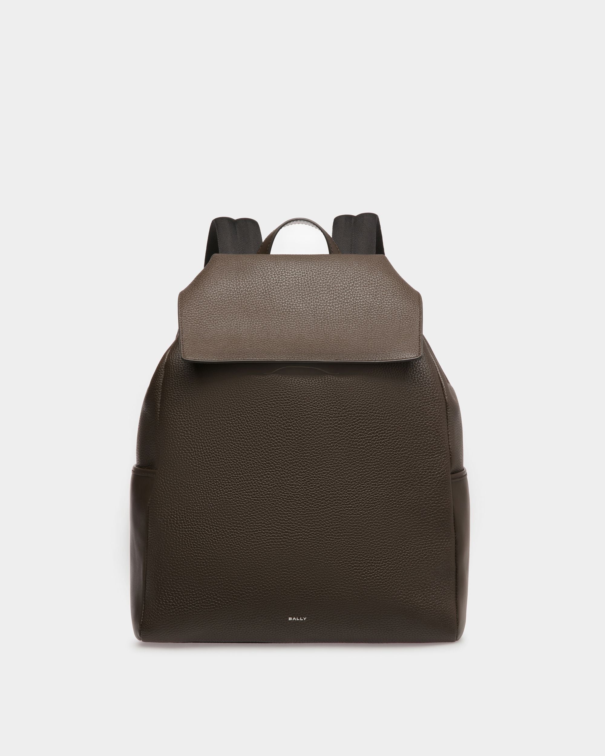 Slim | Rucksack für Herren | Braunes Leder | Bally | Still Life Vorderseite