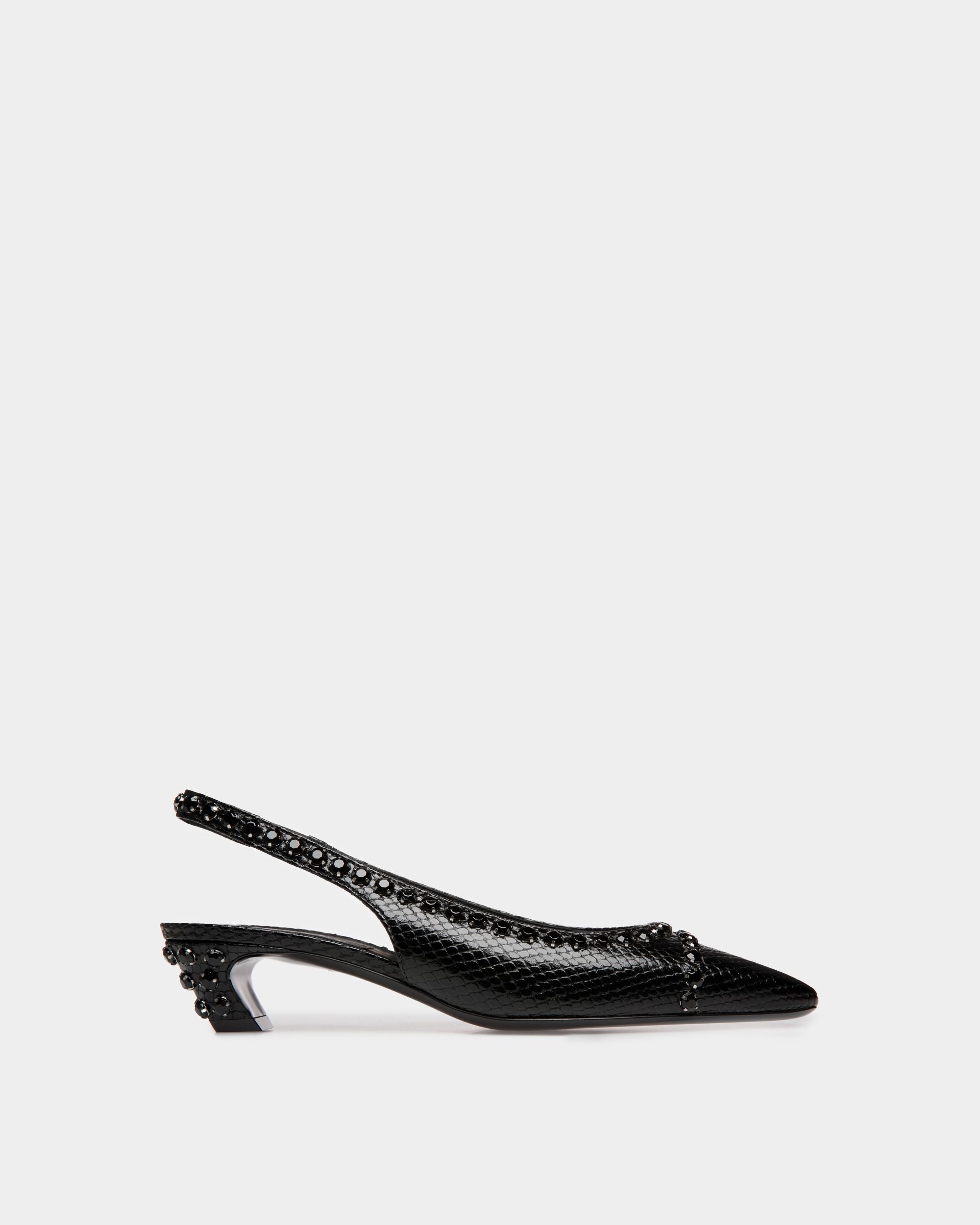 Sylt | Slingback-Pumps für Damen aus schwarzem Leder mit Python-Print | Bally | Still Life Seite