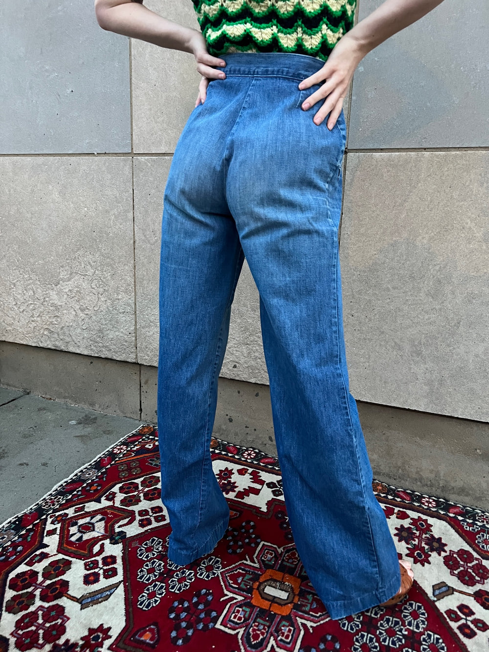 70s Bell bottom denim jeans, zipper back pockets – The Hip Zipper Nashville