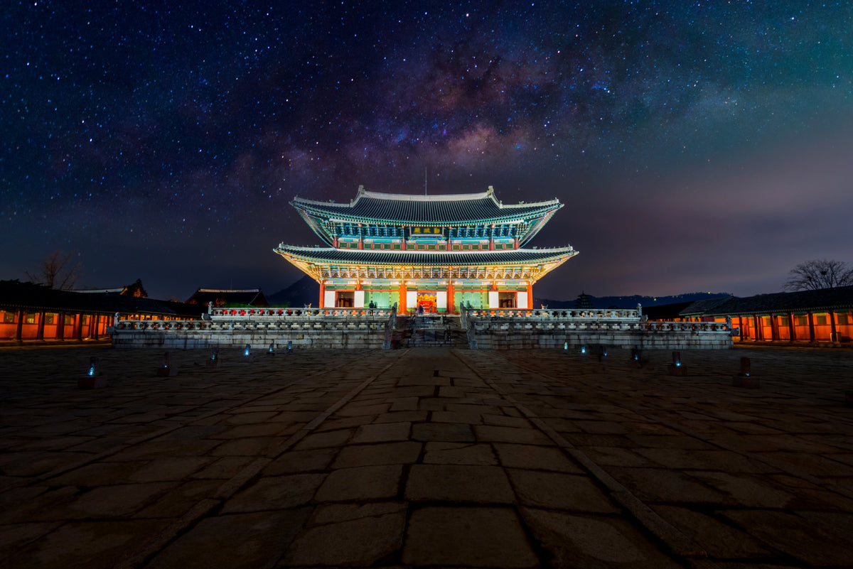 gyeongbokgung-palace-milky-way-seoul-south-korea.jpg__PID:d1600798-5a6b-4d51-a084-c2c17e475802