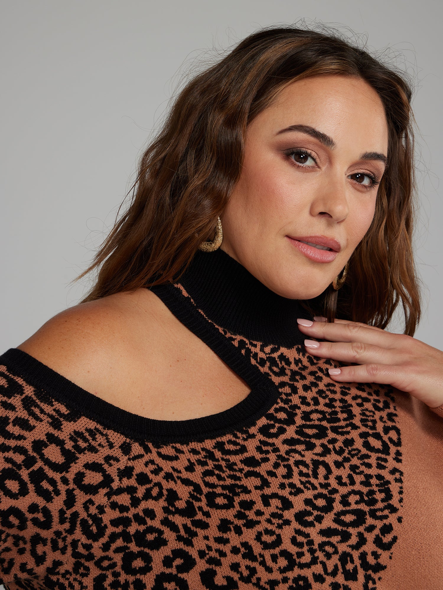 Plus Size Colorblock Leopard Print Cutout Sweater