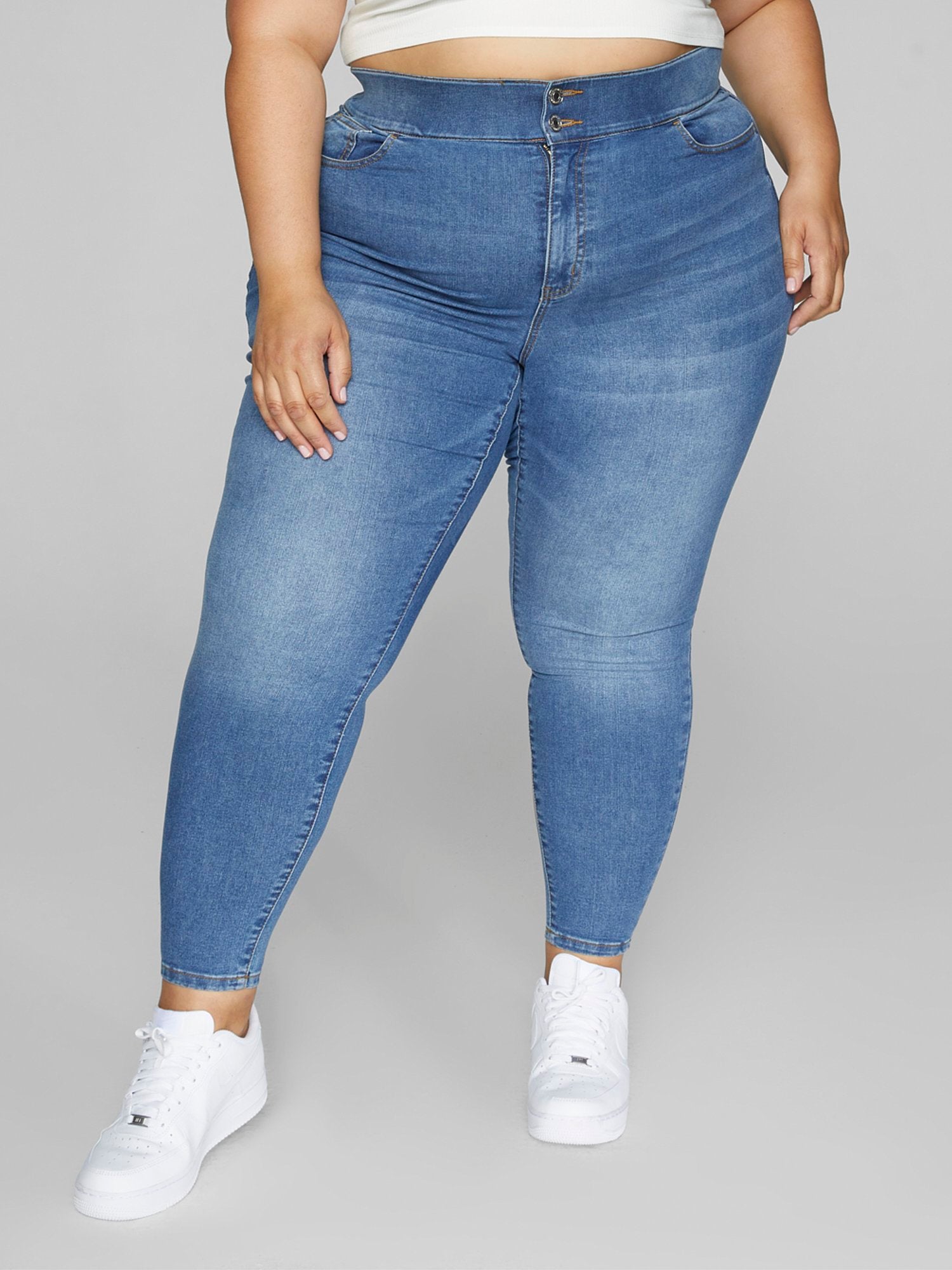 Plus Size The Limitless Jegging in Med Blue Wash | Fashion to Figure