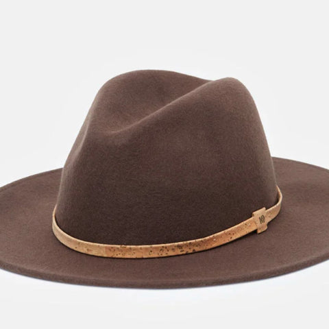 Wool brown hat with wide rim and leather strap made of sustainable materials