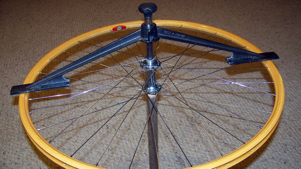 A beautiful Var #143 on a Ghisallo wood wheel.