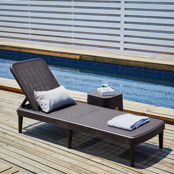 lounger with sun shade