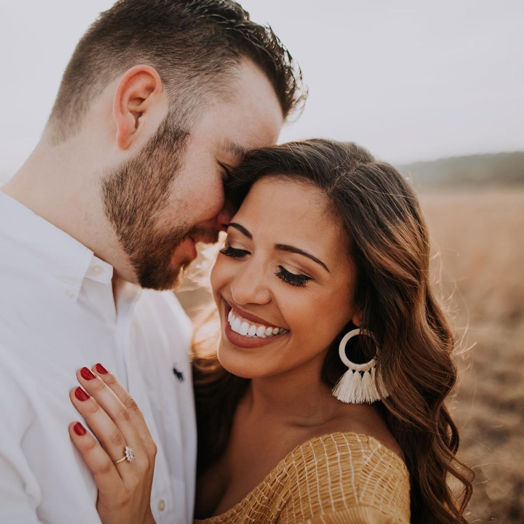 From Ethnic to Chic: Indian Engagement Photoshoot Poses You'll Love